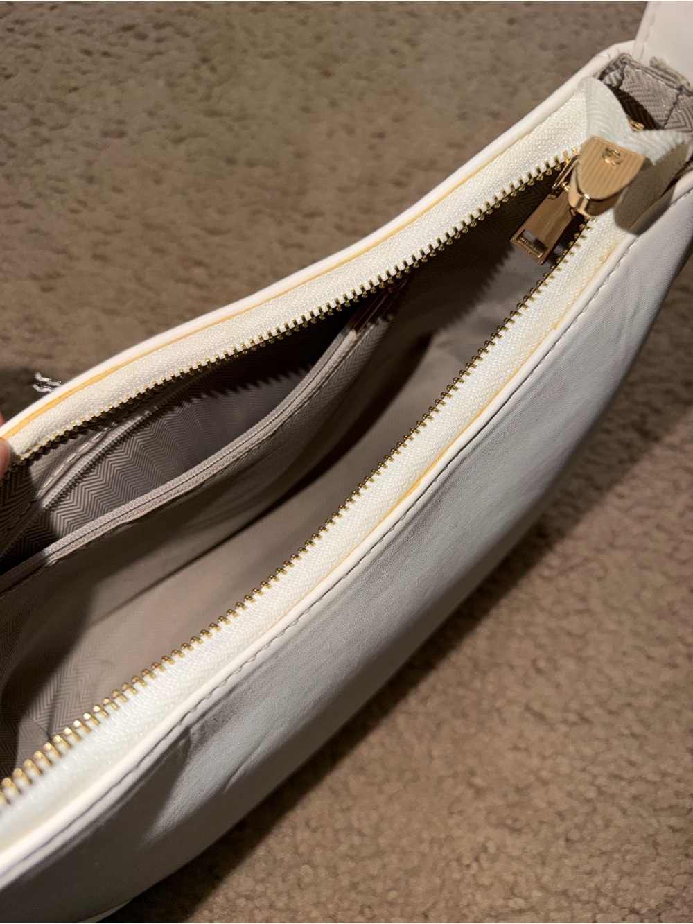 Amazon White Purse with Gold Zipper